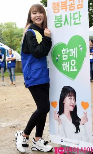 [TEN PHOTO]홍진영 &#39;여유가 넘치는 미소&#39;