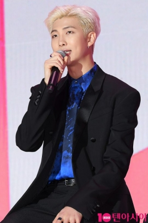 방탄소년단 RM, 청각장애 특수학교에 1억 기부...“음악 교육에 써달라”