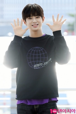 [TEN PHOTO] 김민규 &#39;애교 가득한 미소&#39;