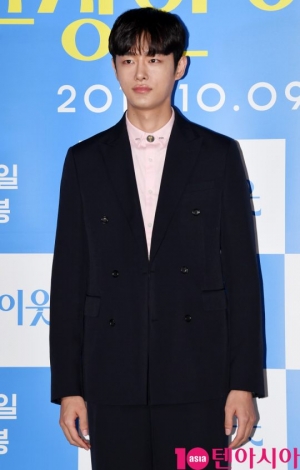 [TEN PHOTO]강희 &#39;긴장되는 포토타임&#39;