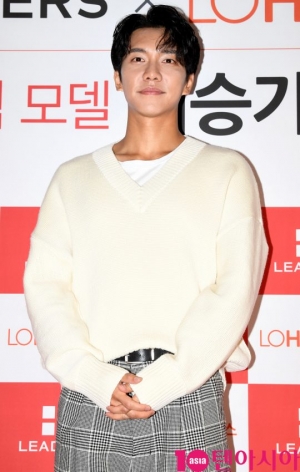 [TEN PHOTO]이승기 &#39;초롱초롱한 눈빛 &#39;