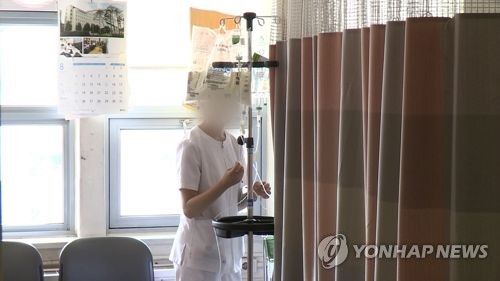 간호사 10명 중 4명 '육아휴직' 포기…"직장 분위기 때문"