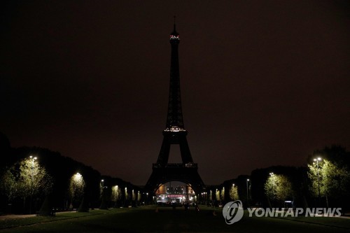 '에펠탑도 숨죽였다'…佛 시라크 전 대통령 추모 물결