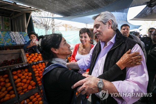 마크리 아르헨 대통령, 한 달 남은 대선 '막판 뒤집기' 총력