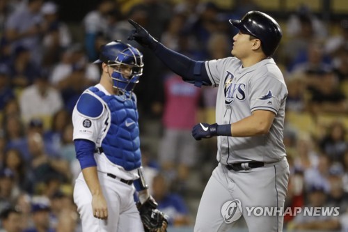 최지만, 고교 선배 류현진 앞에서 16호 홈런…다저스 98승째(종합)