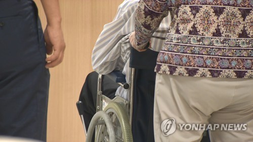 "방문요양·목욕 등 어르신 돌봄서비스 골라서 이용하세요"