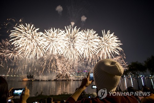 한화 불꽃축제 명당은?…"한강대교 전망대·선유도 공원 등"