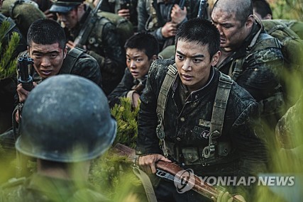 [주말극장가] '장사리:잊혀진 영웅들' 이틀째 1위