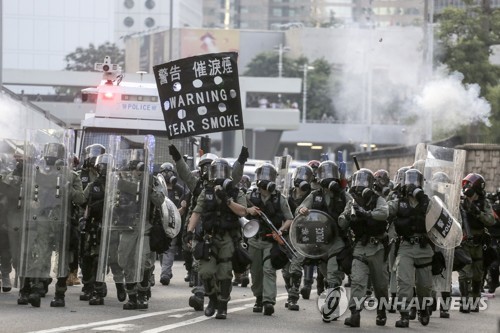 국제 인권단체 "홍콩 경찰, 시위 참가자 폭행·고문"