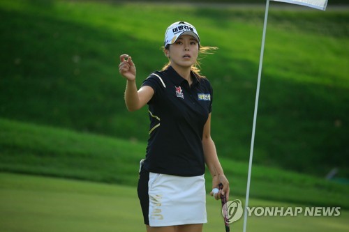 허미정, LPGA 투어 IWIT 챔피언십 사흘 연속 단독 선두