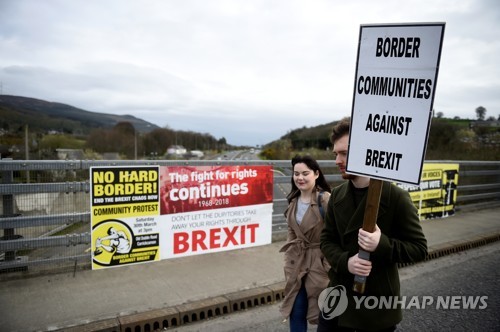 EU 바르니에 "'안전장치' 폐기 안돼…전환기간에 대안찾아야"