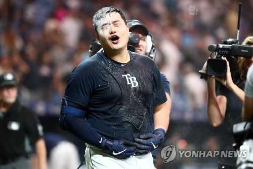 끝내기 홈런 친 최지만 "너무 피곤해서 빨리 집에 가고 싶었다"