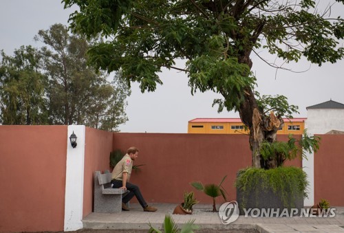 英해리왕자, 어머니 다이애나 '지뢰퇴치' 자취 찾아 앙골라행(종합)