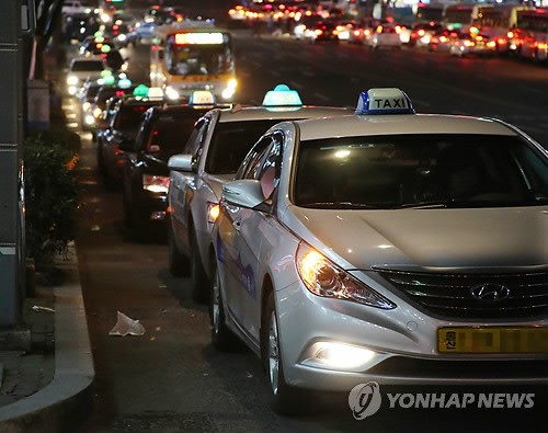 택시 안에 구토하고 오물 버리면 15만원 물어야