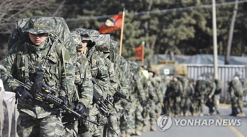 인구절벽에 현역자원 급감…軍, 판정기준 낮춰 현역 늘린다