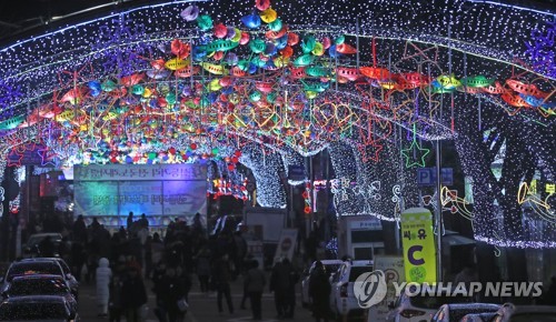 화천산천어축제 경제유발효과 '1천300억원'…역대 최고 수준