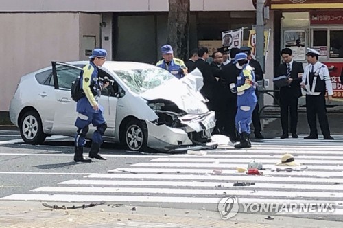 日서 또 고령운전자 대형 교통사고…택시 폭주로 7명 부상