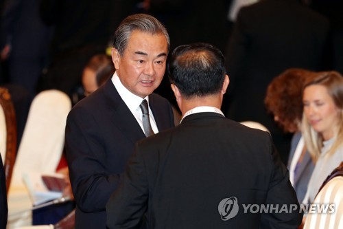 왕이 방북, 대화 거부하는 北 끌어낼까…中 '중재역' 주목