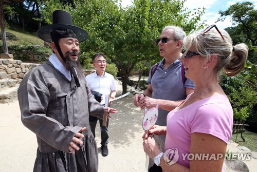 8월 방한 관광객 159만명…무역갈등 日 증가세 둔화