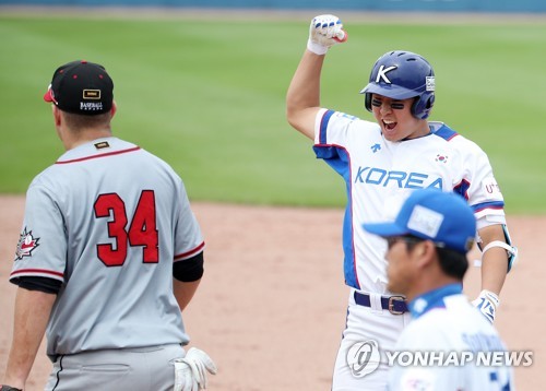 MLB 스카우트 몰고다니는 장재영 "관심? 아직 잘 모르겠어요"