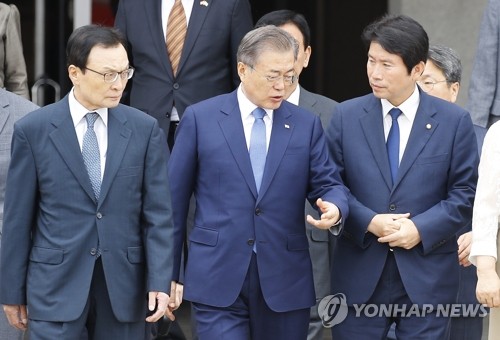 文대통령 "청문회를 정쟁으로만 몰고 가 좋은 사람 발탁 어려워"