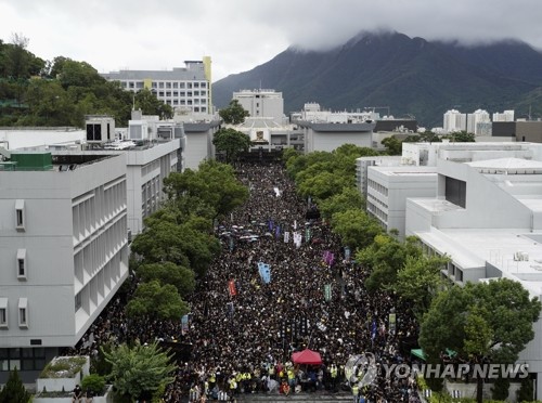 "캐리 람 홍콩 행정장관, 송환법 공식 철회 오늘 발표"[SCMP](종합)