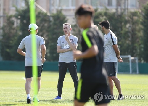 벤투 감독의 보수적인 팀운영?…태극전사에게는 "경쟁 자극제"