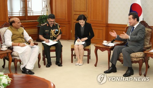 이총리, 인도 국방장관 만나 "신남방·신동방 시너지 내자"