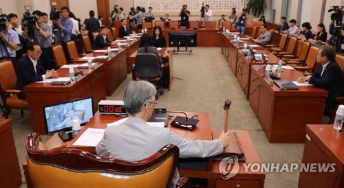 법사위, '6일 曺청문회' 증인 합의 안돼 의결 불발