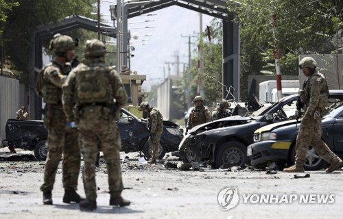 협상종료 선언하자마자…美·아프간 공습에 탈레반 38명 사망