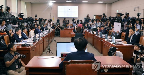 조국 "동양대 총장과 한차례 통화…사실관계 밝혀달라 한 것"