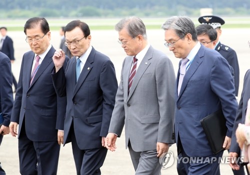 與, 여론 살피며 '조국 거취' 고심…'檢때리기'에 화력 집중