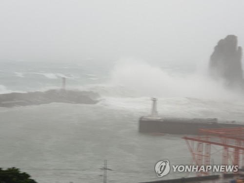 태풍 링링 한반도 진입…해경, 전국 100개 항로 여객선 통제