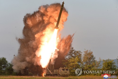 北 "다시 초대형 방사포 시험사격"…'성공' 발표는 없어