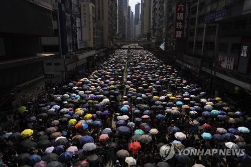 추락하는 홍콩 경제…무디스, 신용등급 전망 '부정적' 강등