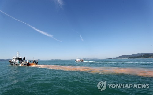 돼지열병·적조 난리 속 AI 다가온다…육·해·공 방역 대전