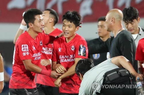 '그라운드 반란' 화성FC,  FA컵 4강 1차전서 수원에 일격(종합)