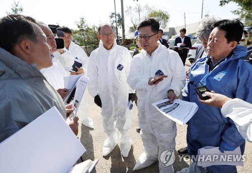 돼지열병 농가 출입차량 경북·전남까지 갔다…3주 이동제한조치