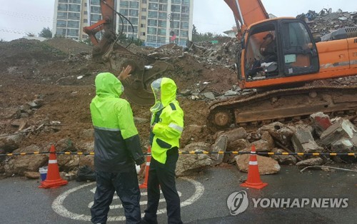 태풍 '타파' 한반도 근접…1명 사망 포함 크고 작은 피해 속출