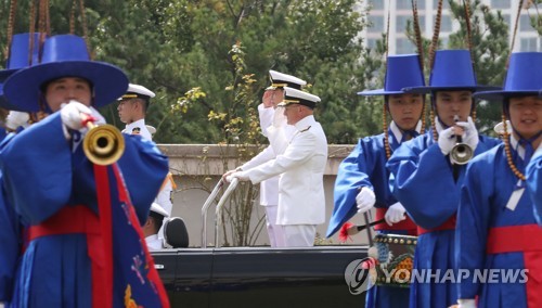 길데이 美해군총장 첫 방한…"한미 해군, 동북아평화에 핵심"(종합)