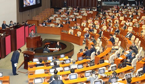 與 '조국 방어' 총력전…"일가족 짓밟아…인사권 개입" 檢때리기