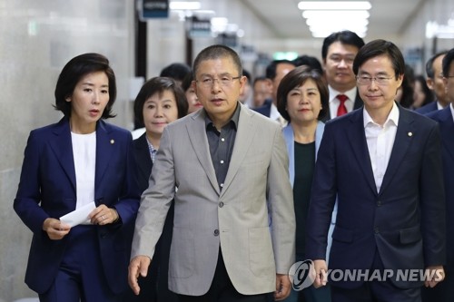 한국당 "文정권, 사법체제 전복 시도"…개천절 150만 집회 추진(종합)