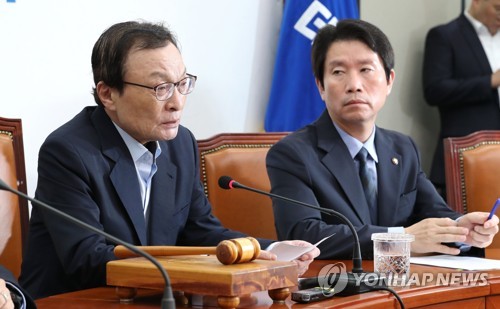 與, 검찰개혁 드라이브 강공…"曺부인 구속기소되면 촛불 2배"(종합)