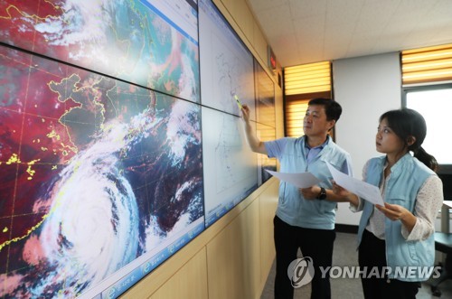 '미탁', 강한 중형급 태풍으로 발달…개천절 우리나라 강타할 듯(종합)