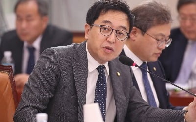 제자였던 금태섭 "언행불일치·동문서답" 발언 상처컸나 …조국 문자인사 패싱