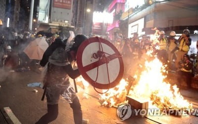 중국언론, 홍콩시위 격화에 "시위대 본색 드러나" 맹비난