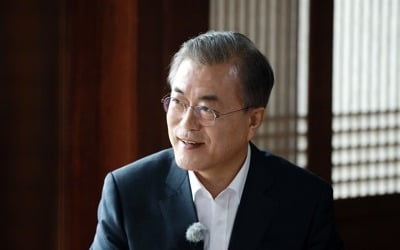 文대통령 "이산가족, 최우선으로 해결해야 할 인도주의적 과제"