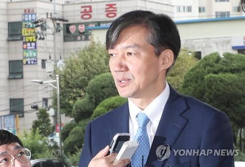 조국 "검찰 개혁 현장 목소리 듣고자 한다"…검사와 첫 대화