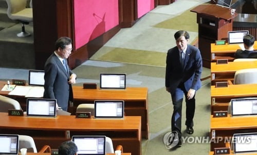 이낙연, '조국 압수수색 검사 통화'에 "적절치 않다"