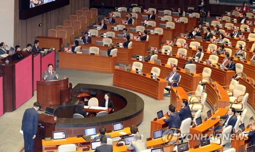 조국 "성찰하겠다" 몸 낮추면서도 각종 의혹에 '단호히' 부인